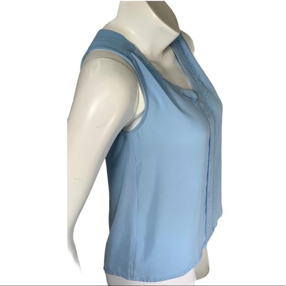 Q & A XSP v Neck sleeveless blouse blue ruffle - Picture 3 of 6